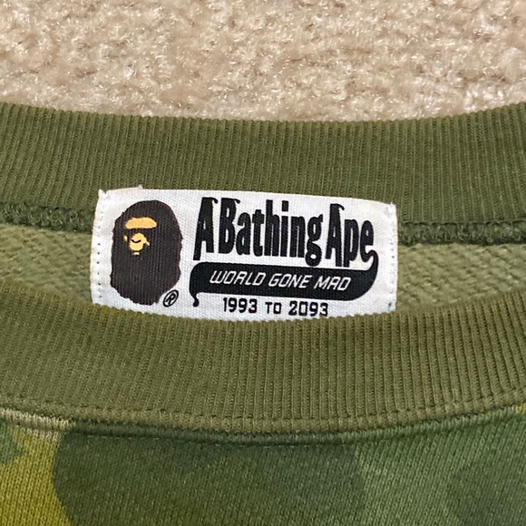 Bape Ladies crewneck camo sweater - Picture 3 of 5